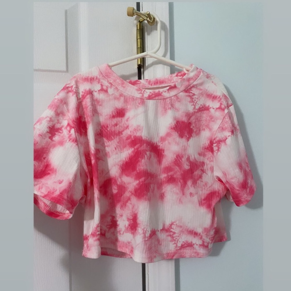 Tie dye crop top NWOT